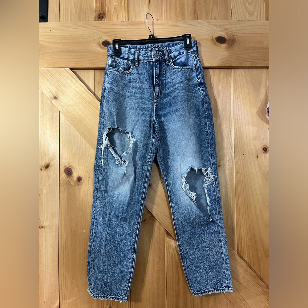 American Eagle ripped mom jeans